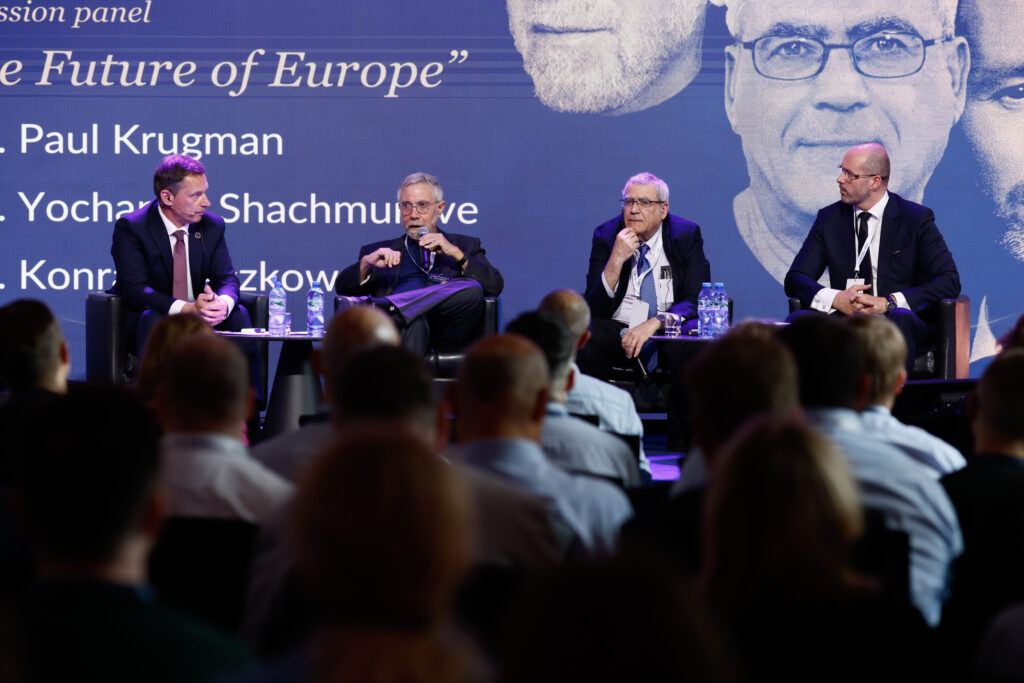 red. Krzysztof Ziemiec, prof. PaulKrugman, Yochanan Shachmurove, prof. City of New York University, prof. Konrad Raczkowski, Prorektor UKSW.