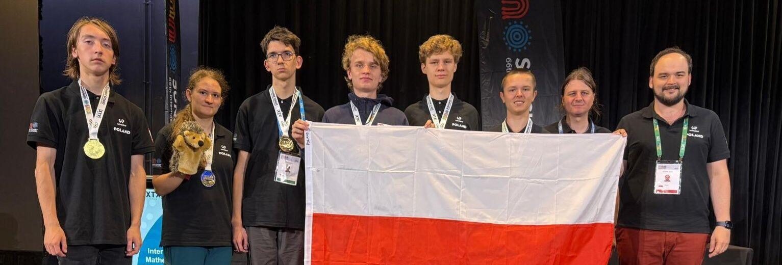 Zdjęcie grupowe polskiej drużyny